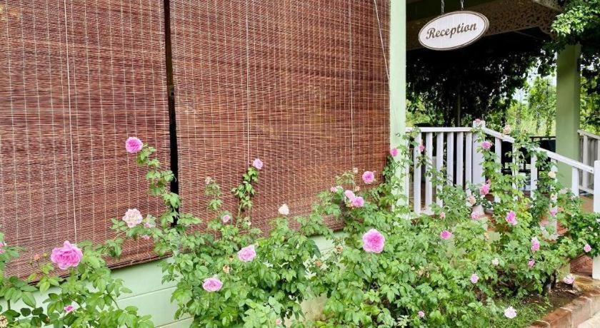 Ruen Maihom Riverside Cottage Kanchanaburi Exterior foto